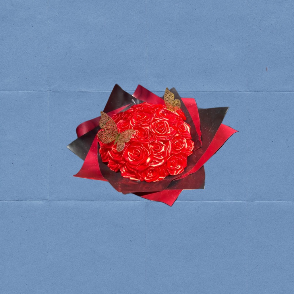 Ramo Royal Rosas Rojas con Mariposas
